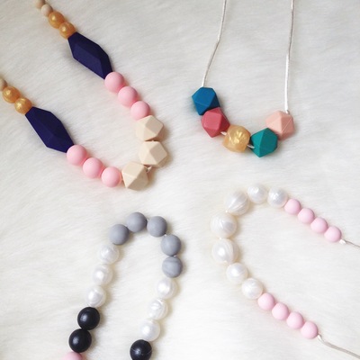 Pearl & blush teething necklace