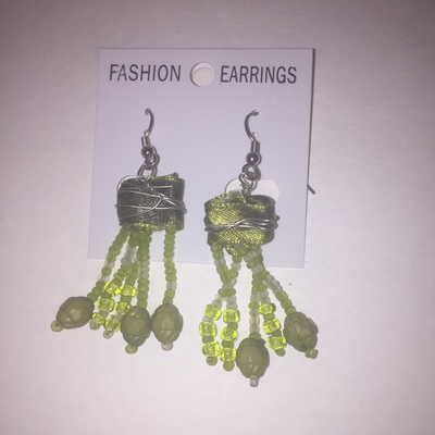 $2 buck deal- beaded drop earrings - Thumbnail 1