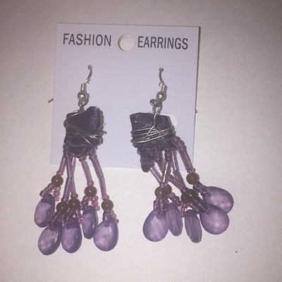 $2 buck deal- beaded drop earrings