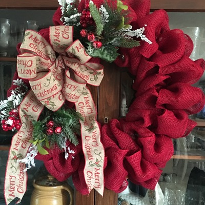 Red burlap christmas wreath