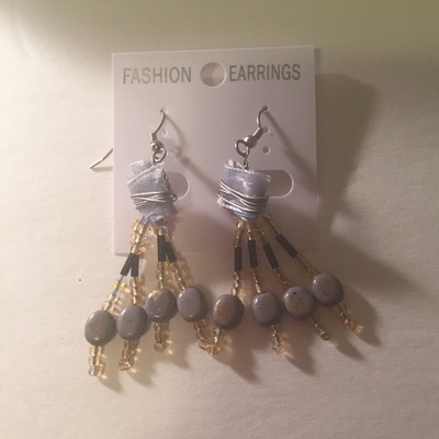 $2 buck deal- beaded drop earrings