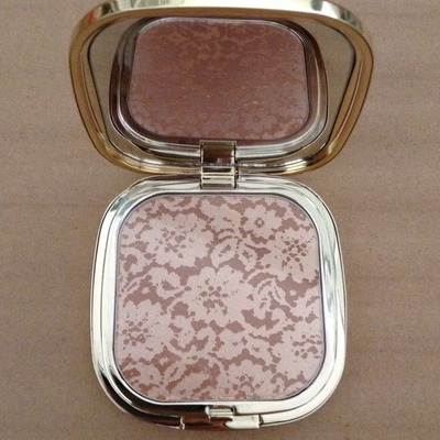 The sicilian lace powder compact by dolce & gabbana