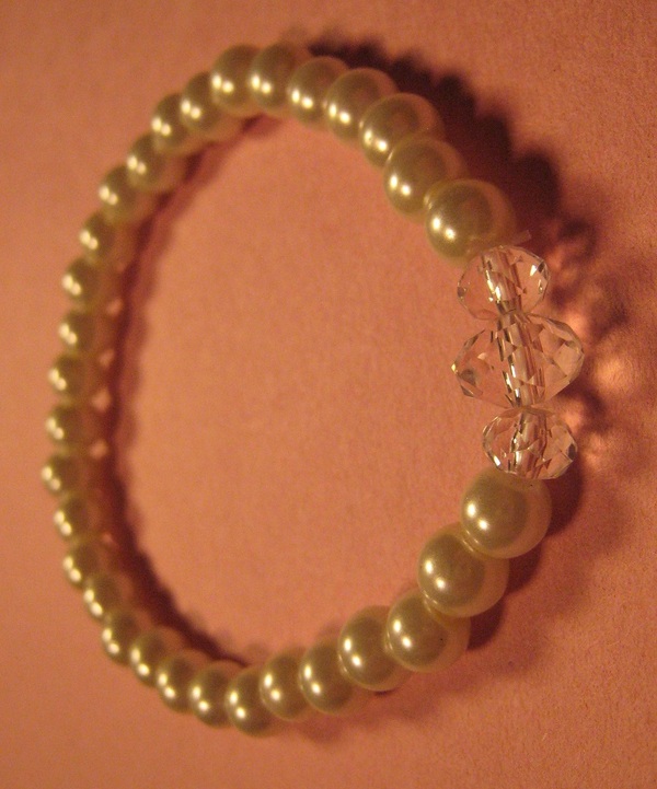 Ivory Glass Pearl & Crystal Bracelet