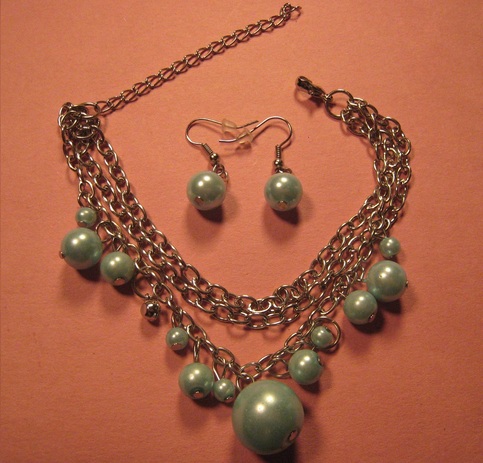 Glass Pearl Bracelet & Earring Set