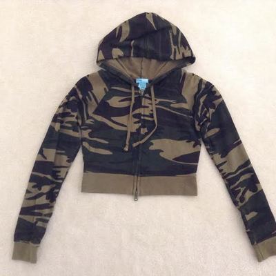 Semi cropped camo zip up