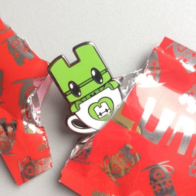 Tiny tea pins - by lunartik