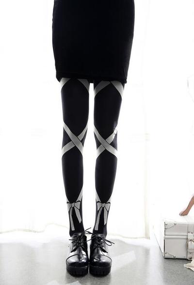 Black/ White Ribbon Bowknot Print Tight Leggings