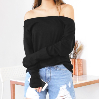 Off-the-shoulder tee