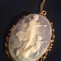 Vintage Cameo