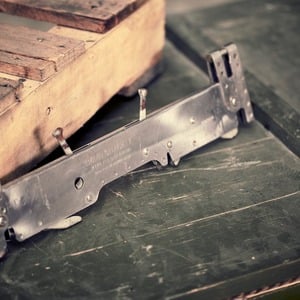 B-10 BOMB SHACKLE - 14" Spacing