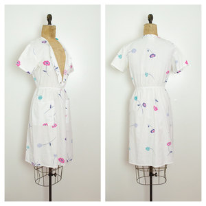 Vintage S / M Mod Dress White French Nurse Style Uniform Midi Small Medium Crest Flowers 1950s