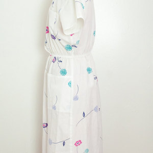 Vintage S / M Mod Dress White French Nurse Style Uniform Midi Small Medium Crest Flowers 1950s - Thumbnail 4