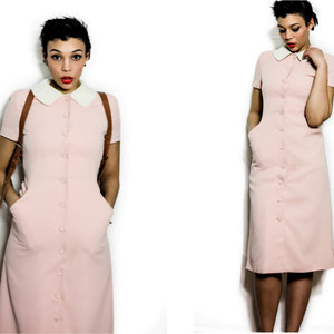Vintage Medium Large M / L 1950s Mod Dress Pink Button Down French Nurse Style Uniform Midi w/ Peter Pan Collar - Thumbnail 4