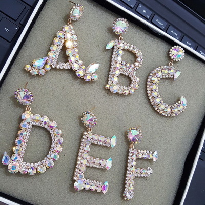 Crystal m,o,s english letters earring