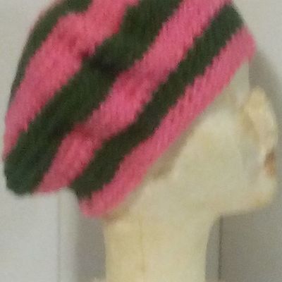 Two color crochet slouchy hat 