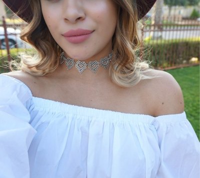 Vintage Hollow Out Heart Flower Chocker Necklace