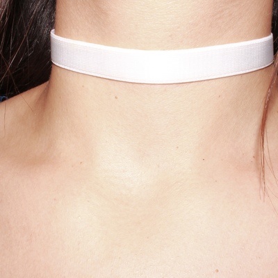 The white choker 