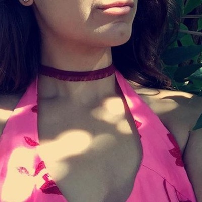 The burgundy cocktail choker