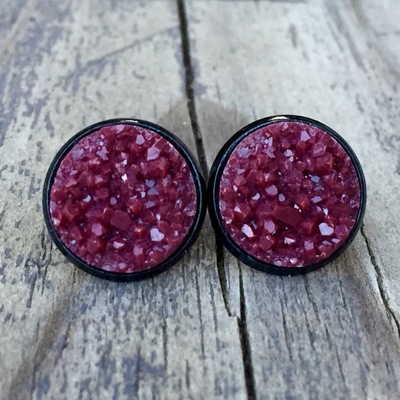 14mm maroon studs with black setting