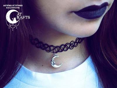 Tattoo moon choker