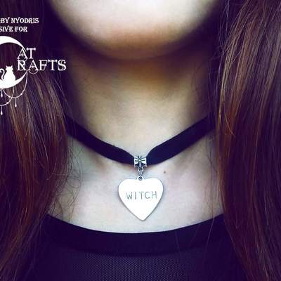 Witch velvet choker