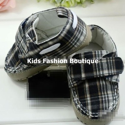 Boys baby/toddler non skid shoes