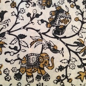 Elephants 2 Quilted Tag Along Crossbody - Thumbnail 2