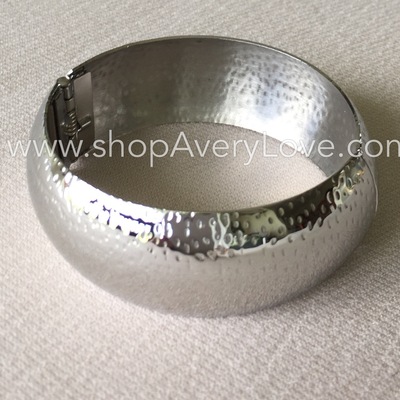 Hammered cuff 001 - stainless steel