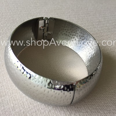 Hammered cuff 001 - stainless steel