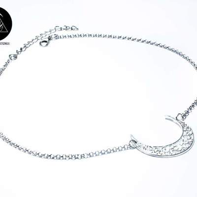 Filigree moon necklace 
