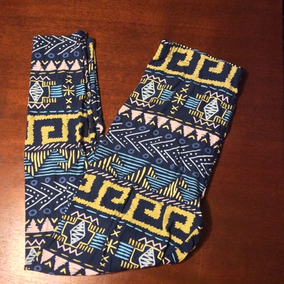 Blue & Yellow Maze Plus Size Leggings