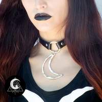 Moon black vegan leather choker - Thumbnail 2