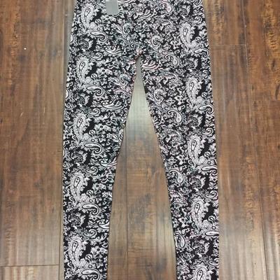 Black & white paisley swirl leggings