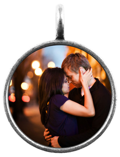 Large Circle Heirloom Portrait Pendant 