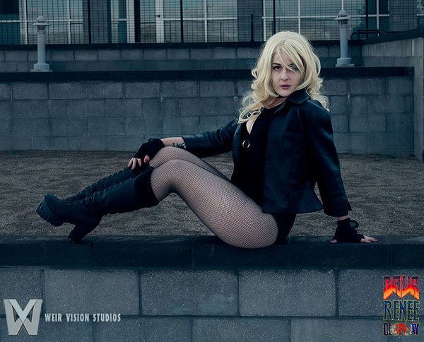 Black Canary - Wall Sitta 11x17 Print