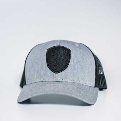 Black + gray precurved - trucker