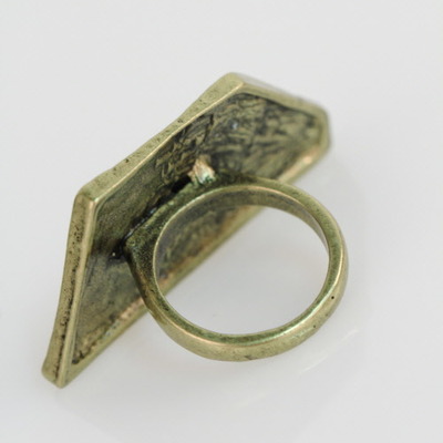Edge&ridge ring 