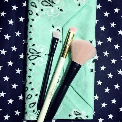 Mint blue band anna brush holder