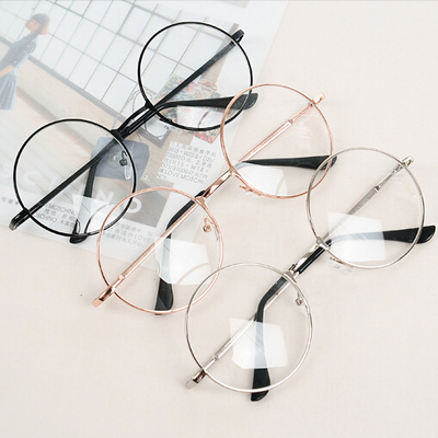 Retro round glasses