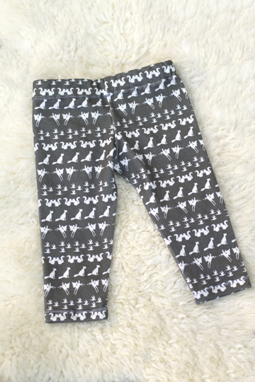 organic cotton leggings in 'forest animals' in dark