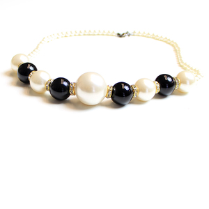 Black & White Pearl Necklace