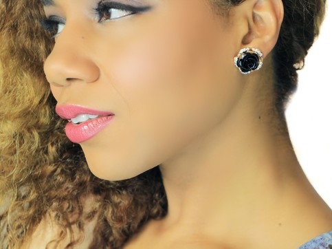 Rhinestone Rose Stud Earrings - Black