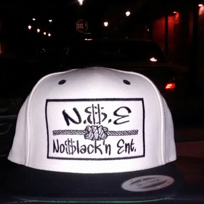 N$e no$lacknent. (white&black) business snapback hat with stars.