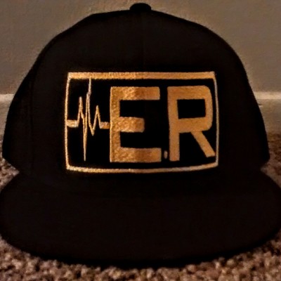 E.r (emt) (black&goldseries) fitted hat with stars.