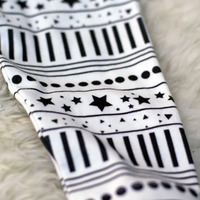 organic cotton leggings in 'shapes' in white and black - Thumbnail 1