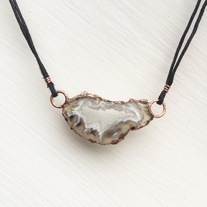 AGATE GEODE SLICE #1 NECKLACE
