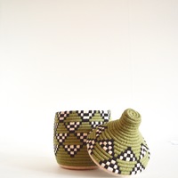   Berber Basket Handwoven Vintage Moroccan Berber Wool Lidded Basket  - Thumbnail 2