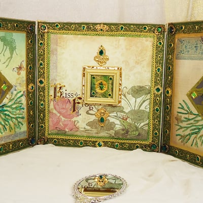 The frog prince - triple panel 1