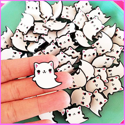 KITTY GHOST PIN