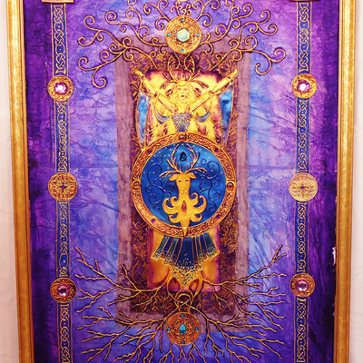 Stag queen in purple and gold